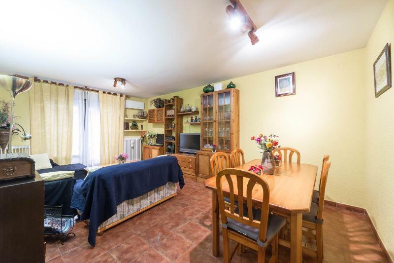 Vivienda Familiar Con Jardin Junto A Ifema Apartman Madrid Kültér fotó
