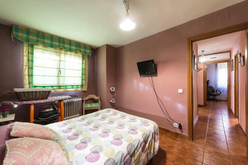 Vivienda Familiar Con Jardin Junto A Ifema Apartman Madrid Kültér fotó