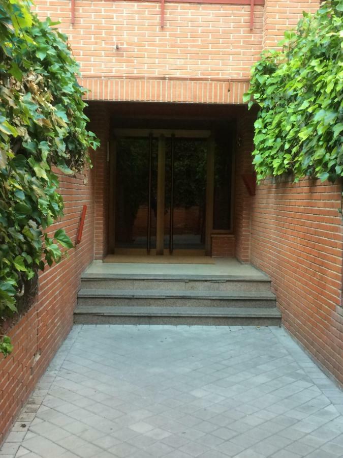 Vivienda Familiar Con Jardin Junto A Ifema Apartman Madrid Kültér fotó